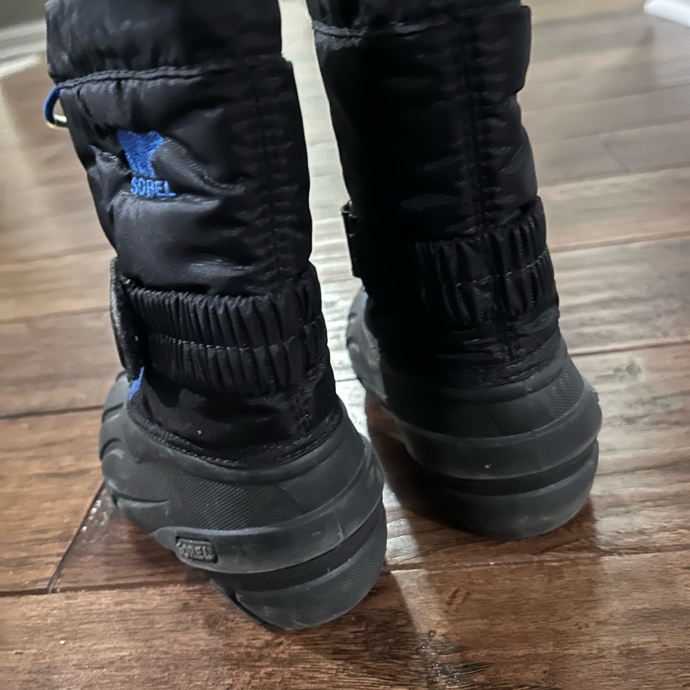 Toddler boys Sorel winter boots - size 7